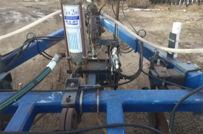 Аппликатор внесения безводного аммиака Blu-Jet Land Walker 17 рядов- фото № 7