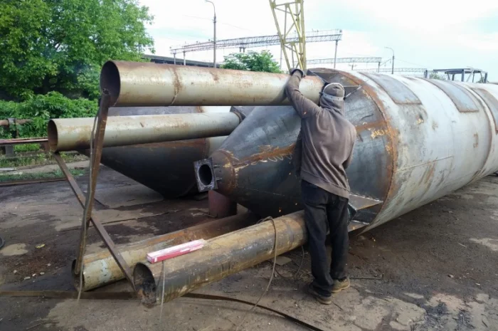 Силос, бункер со шнеком для сыпучих материалов и зерновых- фото № 4