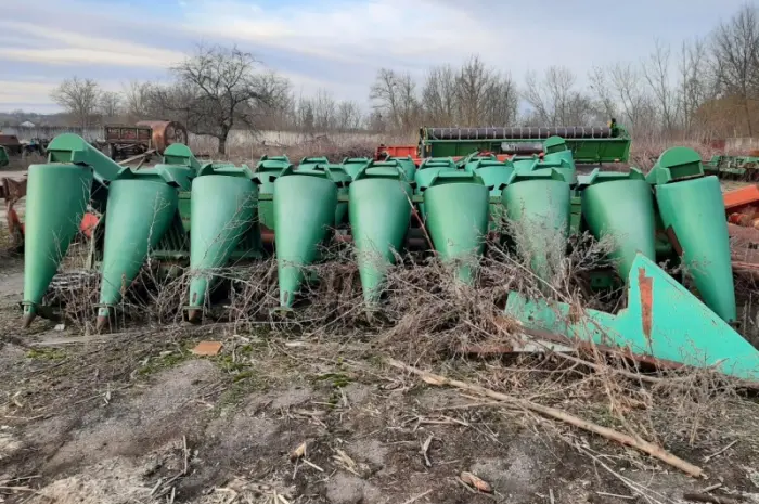 Жатка кукурудзяна John Deere 892- фото № 1