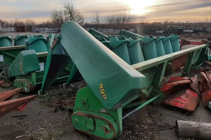 Жатка кукурудзяна John Deere 892- фото № 10