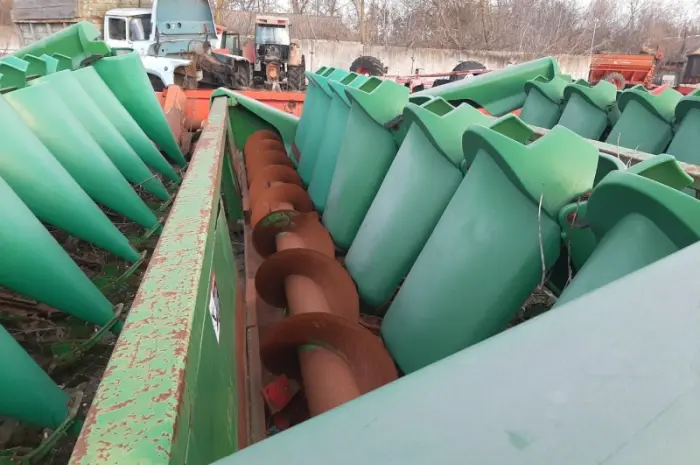 Жатка кукурудзяна John Deere 892- фото № 7
