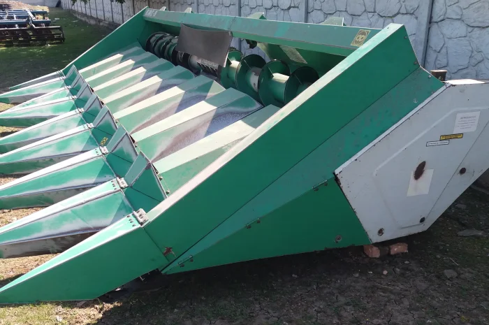 КМС 8 Жатка кукурузоуборочная на комбайн дон-славутич, кмс-6- фото № 1