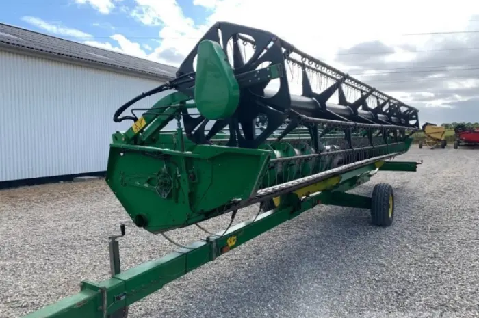 Жниварка JOHN DEERE 630 R- фото № 3