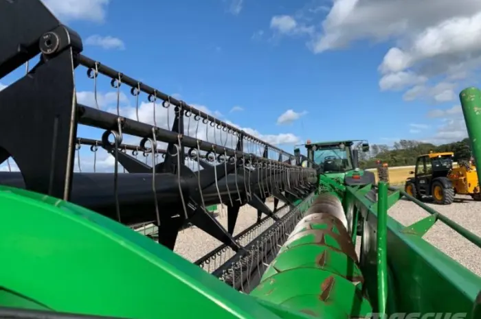 Жниварка JOHN DEERE 630 R- фото № 4