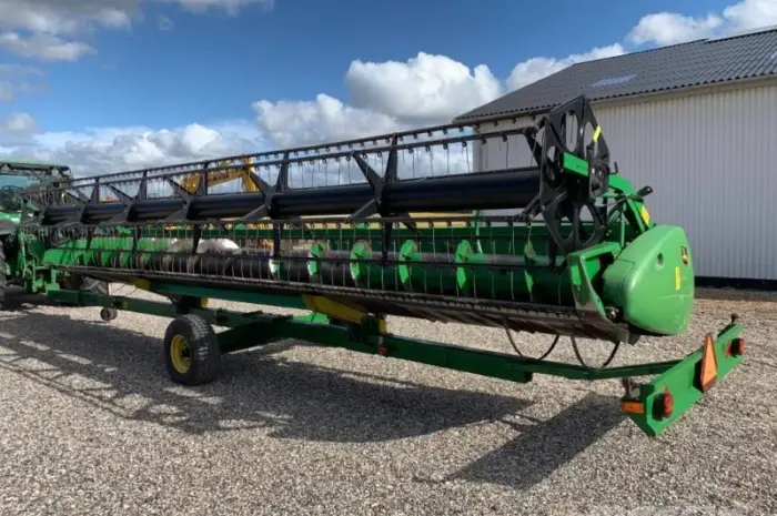 Жниварка JOHN DEERE 630 R- фото № 6