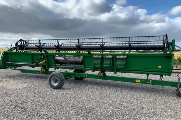 Жниварка JOHN DEERE 630 R- фото № 8