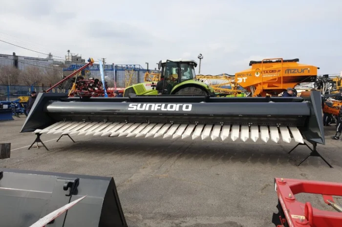 Жниварка для збору соняшника.Жатки для уборки подсолнечника- фото № 1