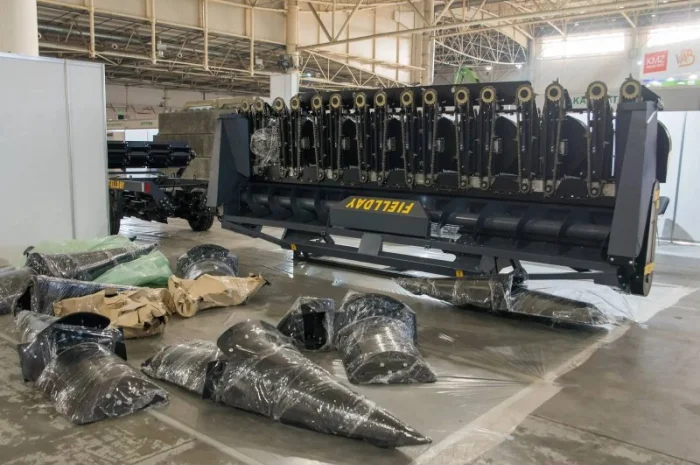 Жниварка для збирання кукурудзи FIELLDAY 8-ми рядкова- фото № 4