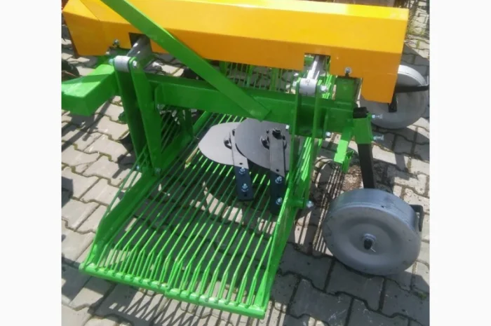 Картофелекопалка однорядная транспортер Wirax, вибрационная BOMET, вертушка- фото № 3