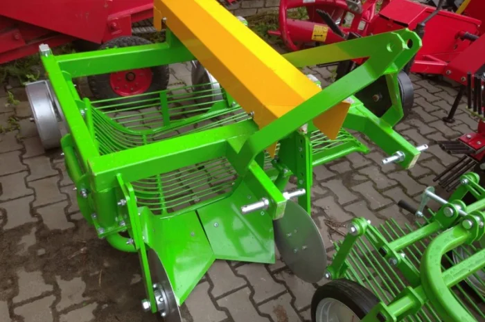 Картоплекопалка, копачка для картоплі вібраційна з викідом на бік BOMET (PL)- фото № 4