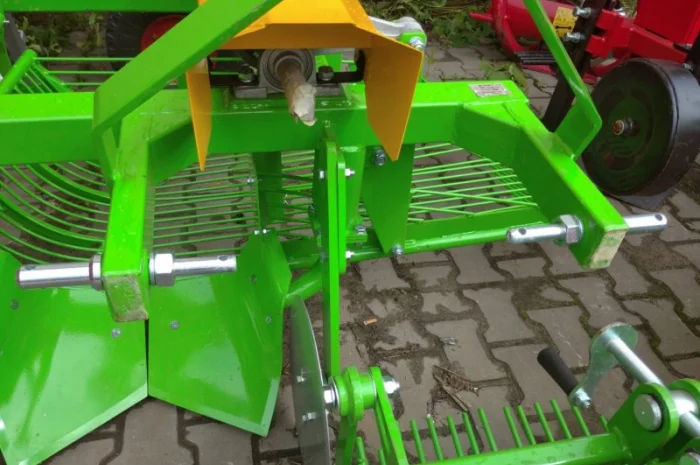 Картоплекопалка, копачка для картоплі вібраційна з викідом на бік BOMET (PL)- фото № 7