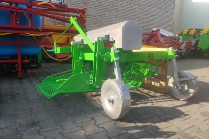 Картоплекопачка копалка вібраційна грохотна трясучка на бік боковий викід Bomet- фото № 1