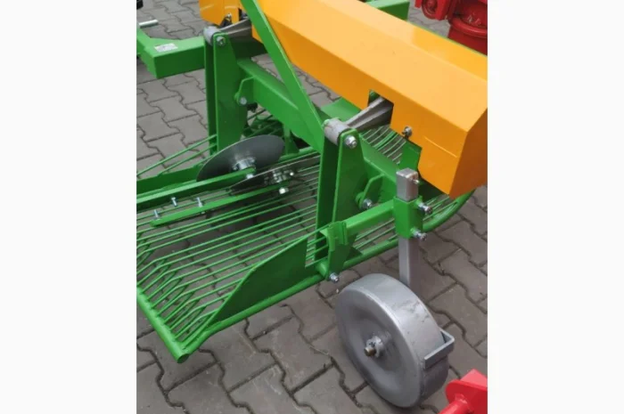 Картоплекопачка копалка вібраційна грохотна трясучка на бік боковий викід Bomet- фото № 2