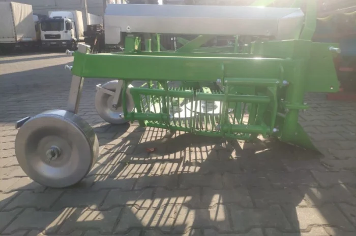 Картоплекопачка копалка вібраційна грохотна трясучка на бік боковий викід Bomet- фото № 4