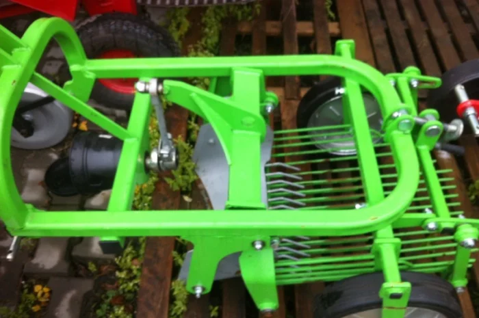 Картоплекопачка копалка вібраційна грохотна задня задній викід назад Бомет- фото № 8