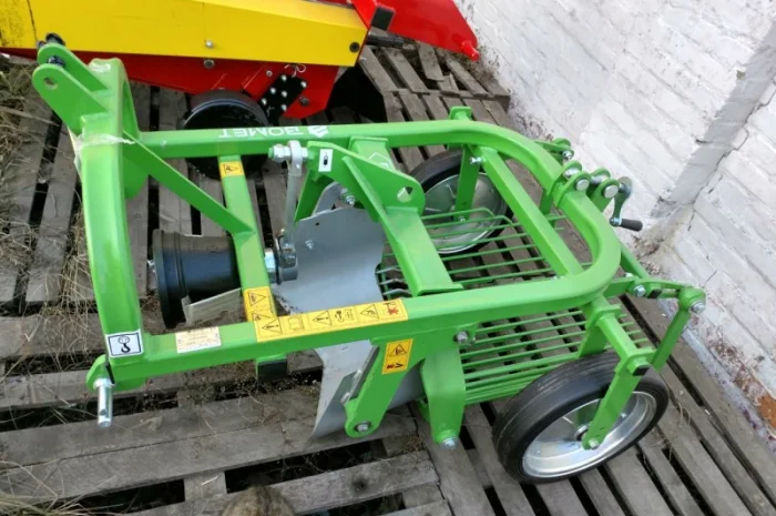 Картоплекопачка копалка вібраційна грохотна трясучка викід назад задній викід Bomet- фото № 1