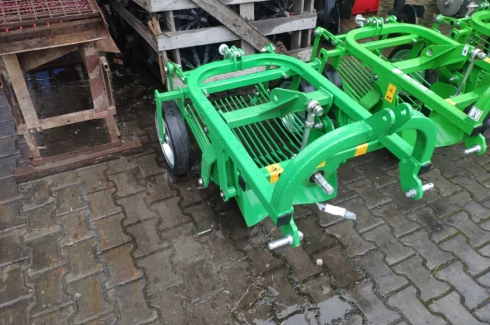 Картоплекопачка копалка вібраційна грохотна трясучка задній викід назад задня Bomet- фото № 2