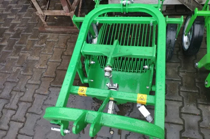 Картоплекопачка копалка вібраційна грохотна трясучка задній викід назад задня Bomet- фото № 5