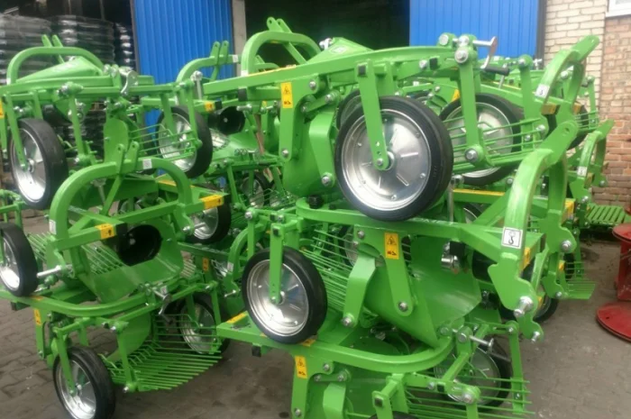 Картоплекопачка копалка вібраційна грохотна трясучка задній викід назад задня Bomet- фото № 8