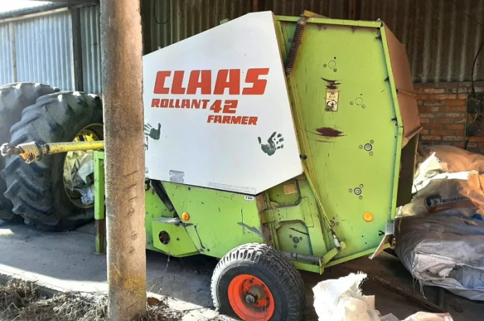 Прес-підбирач рулонний Claas Rollant 42- фото № 1