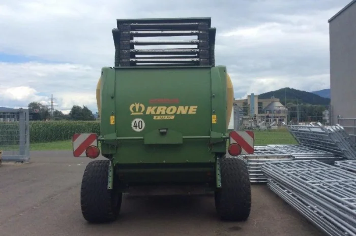 Прес - підбирач Krone Comprima F 155 XC- фото № 3