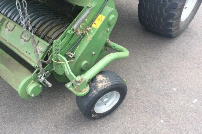 Прес - підбирач Krone Comprima F 155 XC- фото № 5