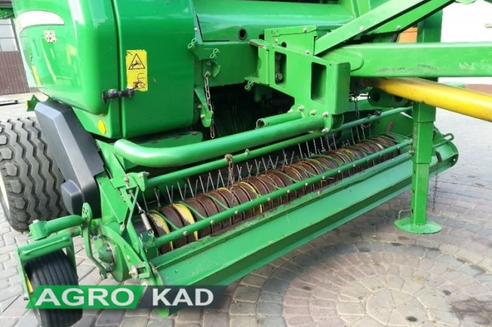 Пресс-подборщик рулонный John Deere 854- фото № 5