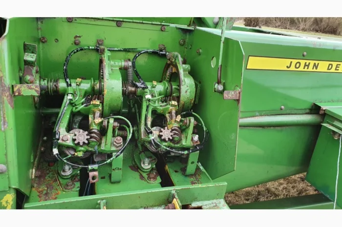 Пресс подборщик тюковый John Deere 456A- фото № 5
