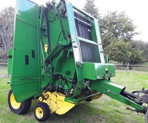 Прес підбирач рулонний John Deere 550- фото № 4