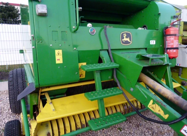 Пресс подборщик рулонный John Deere 578- фото № 3