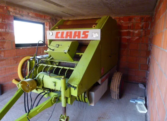 Пресс подборщик рулонный Claas Rollant 44 в хорошем состоянии- фото № 1