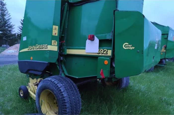 Пресс подборщик рулонный John Deere 592- фото № 1
