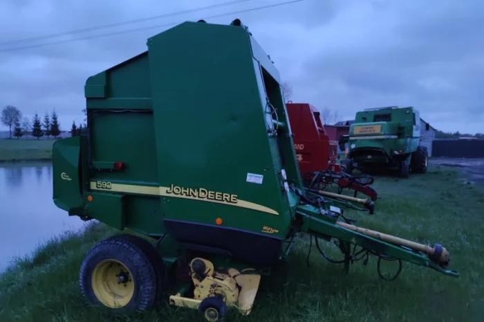 Пресс подборщик рулонный John Deere 592- фото № 5