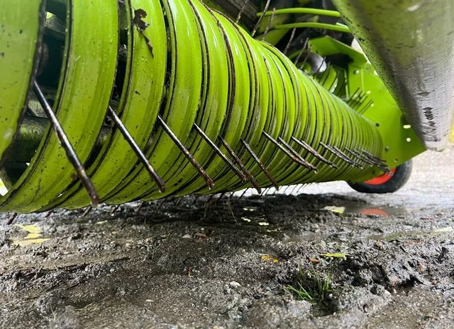 Рулонний прес-підбирач Claas Rollant 240- фото № 9