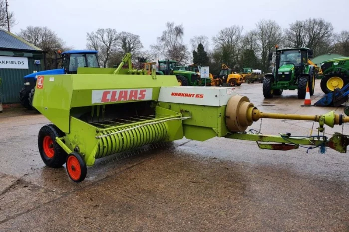 Прес підбирач Claas Markant 65- фото № 1