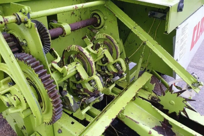 Прес підбирач Claas Markant 65- фото № 15