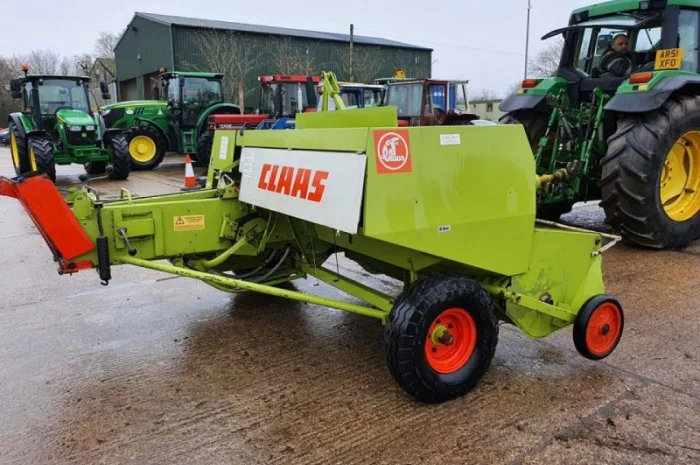 Прес підбирач Claas Markant 65- фото № 6