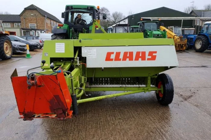 Прес підбирач Claas Markant 65- фото № 7