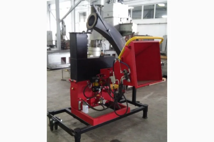 Щепоріз на трактор (подрібнювач деревини)- фото № 1