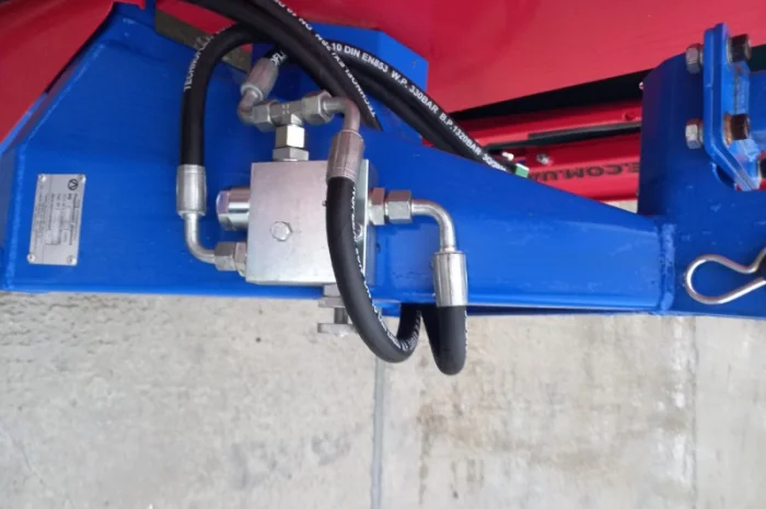 Подрібнювач гілок PG-160T-КR навісний на трактор з поворотною транспортувальною стрічкою- фото № 6