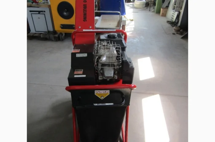 Измельчитель веток Klippo Pro K 390- фото № 2