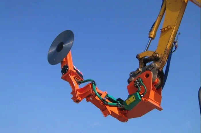 Навесная дисковая пила Coupeco P180.G90.1900 (Франция)- фото № 3