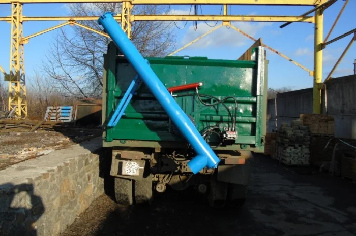 Загрузич сеялок МАЗ- фото № 1