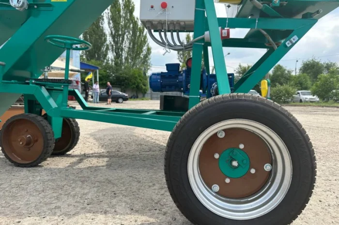 Зернометач самопересувний ЗМ-150У, зернометатель, зерномет- фото № 3