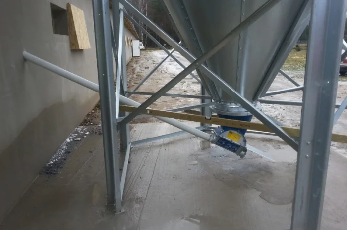 Бункер для пеллет, гранул- фото № 1