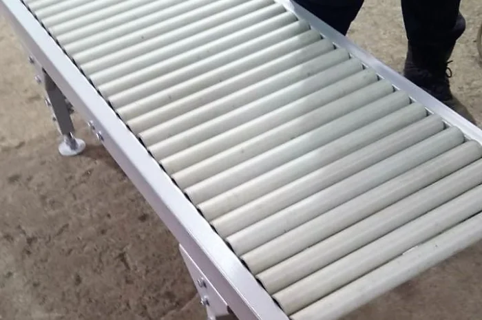 Рольганг, роликовий конвеєр- фото № 1