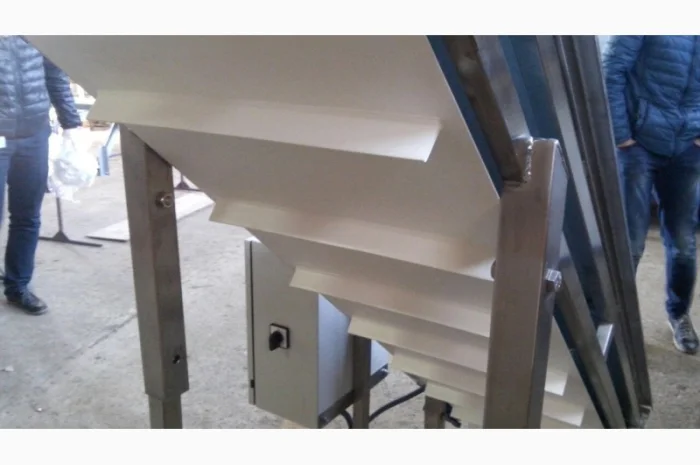 Ленточный конвейер мобильный для мяса- фото № 2