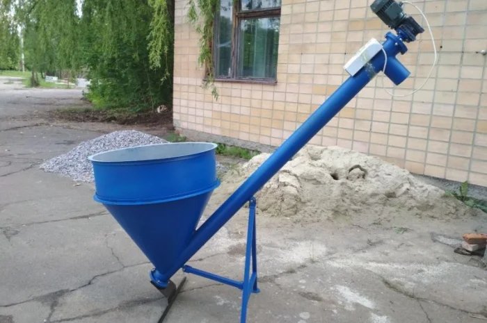 Шнек, погрузчики, шнекові конвеєри, шнековий дозатор, комбайни, змішувачі- фото № 4