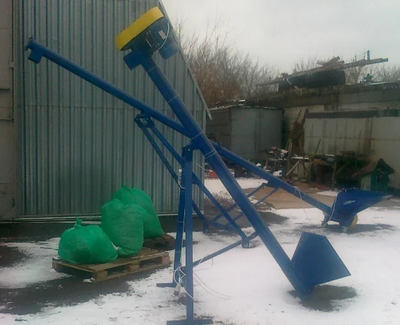 Шнековий конвеєр на колесах, шнековый погрузчик- фото № 1