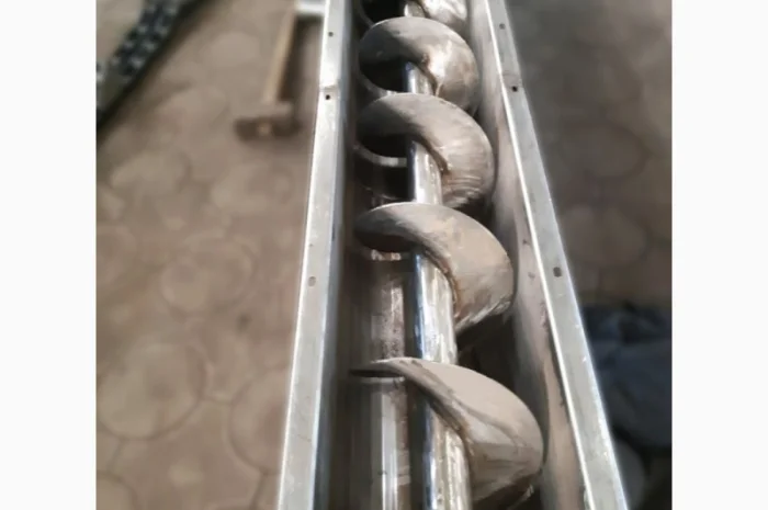 Шнековий транспортер в жолобі МЗ Вітязь- фото № 1